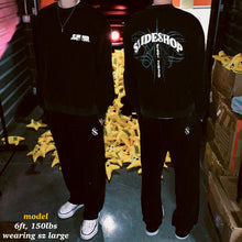 Load image into Gallery viewer, PINSTRIPE CREWNECK

